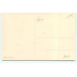 n°21705 - Pauli Ebner - MM Vienne n°1081 - Deux jeunes filles et un garçon, les fillettes regardant un paquet par terre