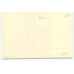 n°21706 - Pauli Ebner - MM Vienne n°1081 - Deux jeunes filles et un garçon avec des cadeaux et des fleurs