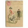n°21920 - Homme photographiant une femme élégante sur un vélo - Photo