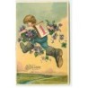 n°21983 - Carte Gaufrée - Bonne Année - Garçon portant des bottes de sept lieues, lançant des violettes