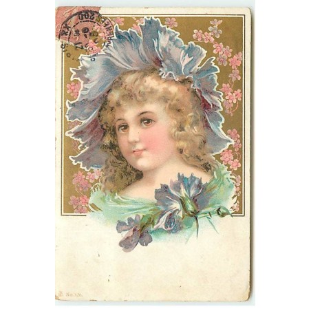 n°22091 - Jeune fille avec une fleur en guise de chapeau