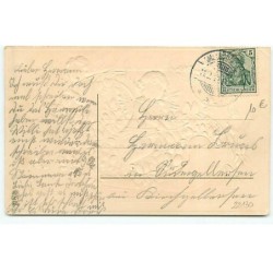 n°22130 - Carte Gaufrée - Ange et cupidon dans une barque remplie de violettes