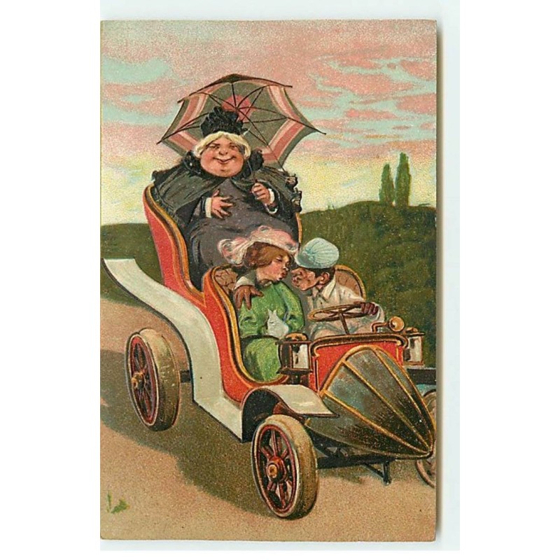 n°22144 - Carte Gaufrée - Une vieille femme et un couple dans une voiture