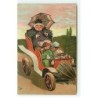 n°22144 - Carte Gaufrée - Une vieille femme et un couple dans une voiture