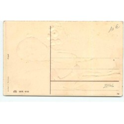 n°22146 - Carte Gaufrée - Homme tenant un bouquet de roses