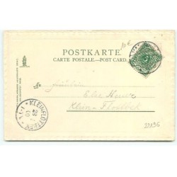 n°22196 - Carte Gaufrée - Fillette assise avec un chien sur une chaise