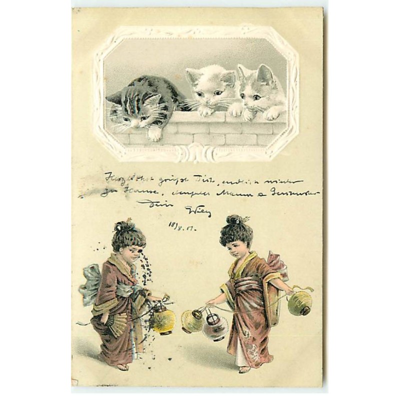 n°22697 - Carte Gaufrée - Style Clapsaddle - Chats surveillant des fillettes Japonaises