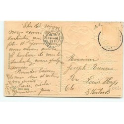 n°22732 - Carte Gaufrée - Bonne Fête - Couple avec un chien au volant d'une voiture, décorée de myosotis