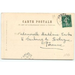 n°22743 - Clapsaddle - Jeune femme se protégeant avec une ombrelle se promenant