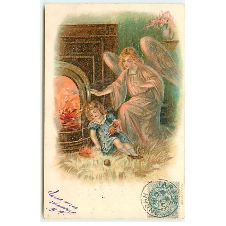 n°22794 - Carte Gaufrée - Ange gardien veillant sur une fillette dormant près d'une cheminée