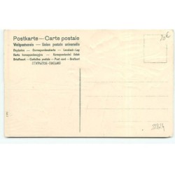 n°22824 - Carte Gaufrée - Joyeux Noël - Père Noël donnant une poupée à une fillette