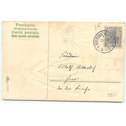 n°22835 - Carte Gaufrée - Enfant tirant une petite charette remplie de myosotis