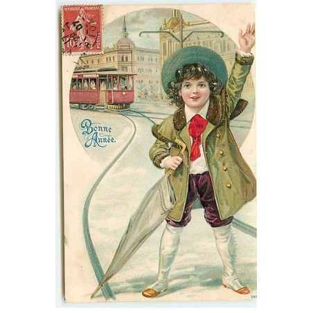 n°22870 - Carte Gaufrée - Bonne Année - Garçon faisant un salut devant un tramway