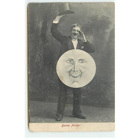 n°22930 - Bonne Année - Homme saluant avec son haut de forme, avec une pleine lune devant lui - surréalisme