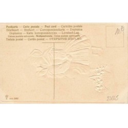 n°23645 - Carte Gaufrée - Couple de Teckels habillés s'embrassant - Dackel