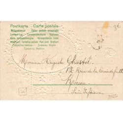 n°23650 - Carte Gaufrée - Femme de dos dans un médaillon décoré de myosotis