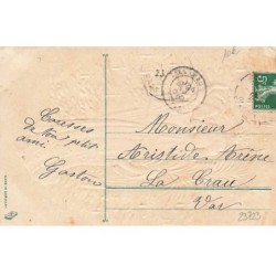 n°23723 - Carte Gaufrée - Joyeux Noël - Ange Gardien devant un sapin décoré de bougies