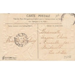 n°23798 - Carte Gaufrée - 365 Jours de Bonheur - Ange avec des ailes d'elfe, accrochant des roses sur une portée