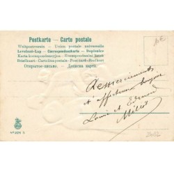 n°24032 - Carte Gaufrée - Mes meilleurs souhaits - Enfants mettant un sceau sur la tête d'un Bonhomme de Neige
