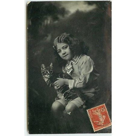 n°11700 - Carte Fantaisie - Portrait d'Enfant - Fillette et son chat