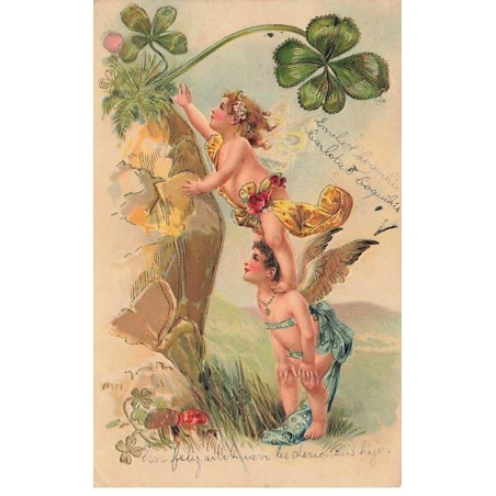 n°24043 - Carte Gaufrée - Anges voulant attraper un trèfle