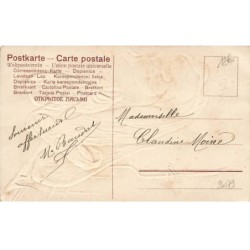 n°24079 - Carte Gaufrée - Joyeux Noël - Ange Gardien dans une rue éclairée