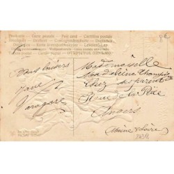 n°24318 - Carte Gaufrée - Joyeuses Pâques - Enfants ramassant des oeufs
