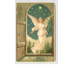 n°2435 - Ange devant une porte