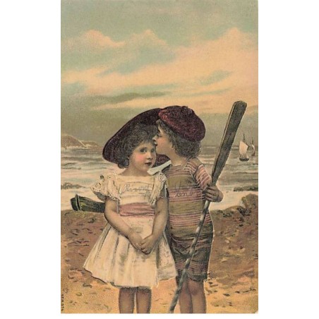 n°24498 - Carte Gaufrée - Couple sur une plage, garçon embrassant sur le front une fillette