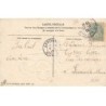 n°24700 - Carte Gaufrée - Fantaisie - Couple d'enfant à l'arrière d'une voiture, conduite par un chauffeur
