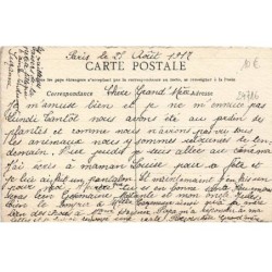 n°24716 - Carte Peinte à la Main - Fillette assise lisant