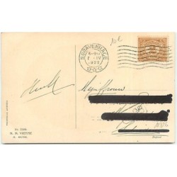 n°11826 - MM Vienne n°5590 - M. Munk - Jeune femme portant un chiot