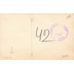 n°24871 - Illustrateur MM n°467 - Jeune femme assise, lisant une lettre tout en jouant avec un chat