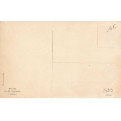 n°24913 - Carte Fantaisie - MM Vienne n°718 - Femme dans un médaillon avec un bouquet de Roses