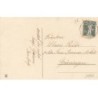 n°24926 - Carte Fantaisie - Fillette avec un bouquet de roses rentrant dans une maison