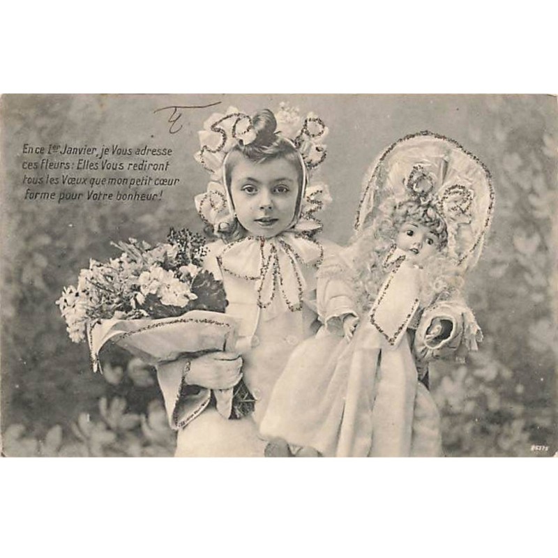 n°25193 - Jouet - Fillette tenant une poupée et un bouquet de fleurs - Paillettes