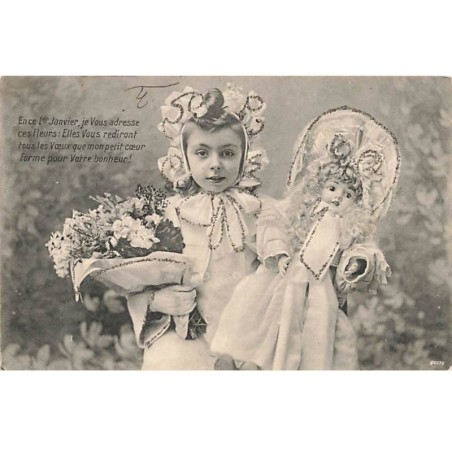 n°25193 - Jouet - Fillette tenant une poupée et un bouquet de fleurs - Paillettes