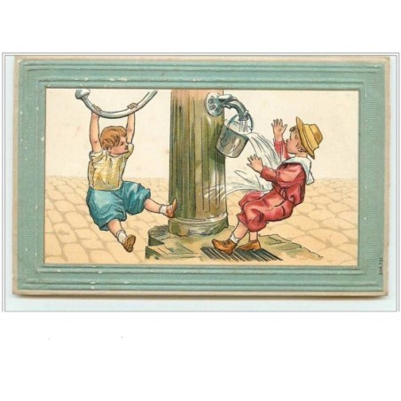 n°350 - Carte Gaufrée - Enfant remplissant un seau qui déborde