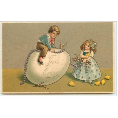 n°3797 - Carte Gaufrée - Fröhe Ostern - Enfant assis sur un oeuf
