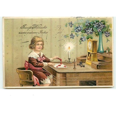 n°3982 - Carte Gaufrée - Enfant mettant des cachets de cire sur une enveloppe