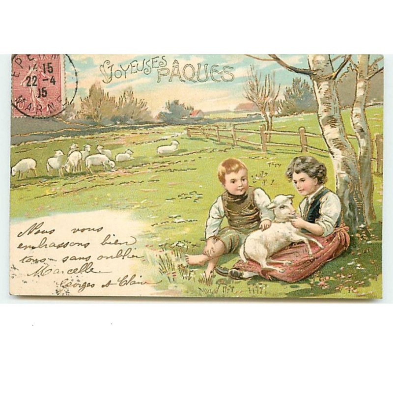 n°12141 - Carte Gaufrée - Joyeuses Pâques - Enfants câlinant un mouton