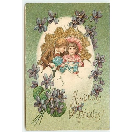 n°12142 - Carte Gaufrée - Joyeuses Pâques - Jeune couple dans un oeuf