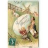 n°12359 - Carte Gaufrée - Joyeuses Pâques - Garçons poussant un oeuf