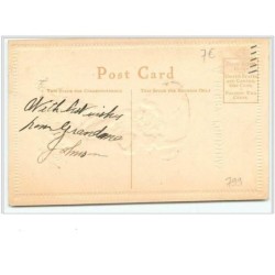 n°798 - Carte Gaufrée - A Merry Christmas - La mère Noël ?