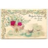 n°825 - Carte Gaufrée - Hirondelles tirant une corbeille de fleurs (roses en tissus, myosotis)