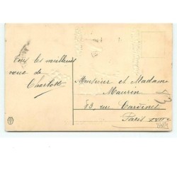 n°8484 - Carte Fantaisie Gaufrée - Heureuse Année - Enfant avec un Gateau sur un pas de Porte