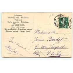 n°20473 - Carte Gaufrée - Joyeuses Pâques - Fillette portant un poussin dans un plateau en osier, muguet