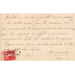 n°25716 - Joyeuses Pâques - Filllette avec une petite chèvre