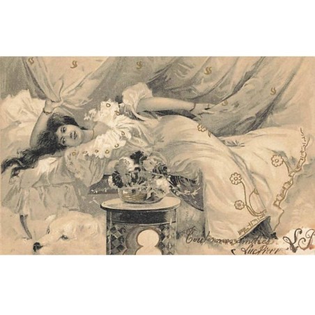 n°25731 - Fantaisie - Jeune femme lassive sur une peau d'Ours Blanc