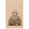n°25744 - Enfant - Portrait d'une fillette avec un chapeau cloche